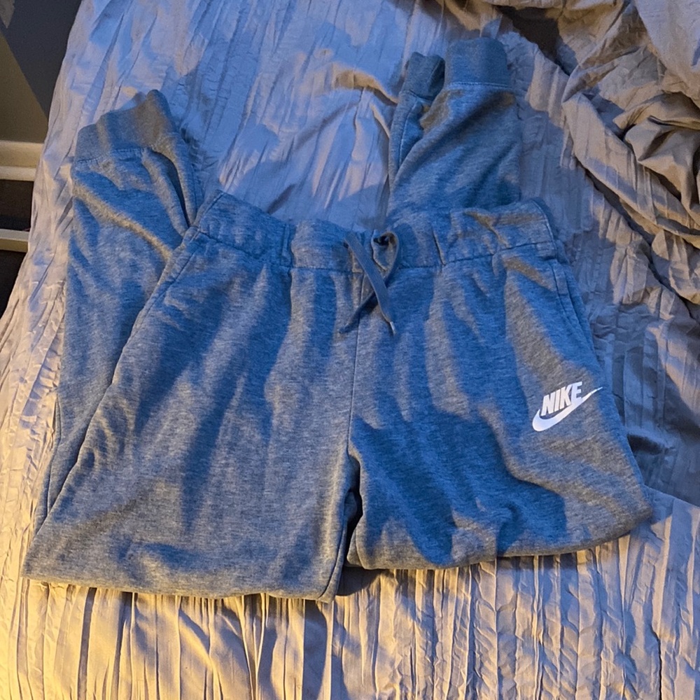 NIKE SWEATPANTS